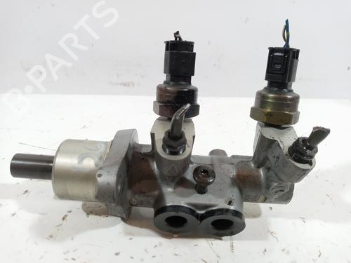 Used Brake master cylinder BMW 3 Touring (E46) 320 d (150 hp) 8480000