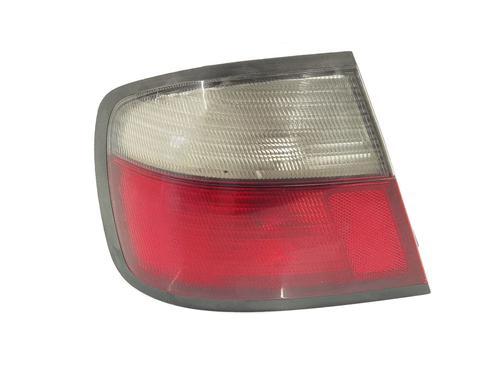 Used Left taillight NISSAN PRIMERA Hatchback (P11) [1996-2002]  24497670