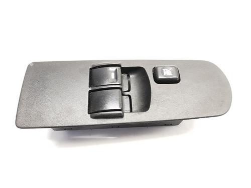Used Left front window switch Left front window switch MITSUBISHI COLT VI (Z3_A, Z2_A) 1.5 DI-D (Z39A) (95 hp) 33117397 33117397