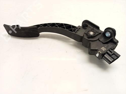 Pedal MITSUBISHI OUTLANDER II (CW_W) 2.2 DI-D 4WD (140 hp) 24680597
