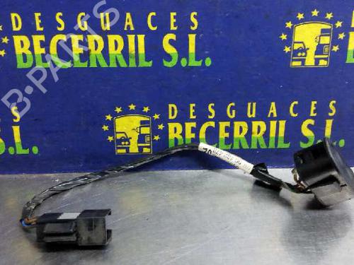 Used Right front window switch OPEL CORSA B (S93) 1.7 D (F08, F68, M68) (60 hp) 8449086