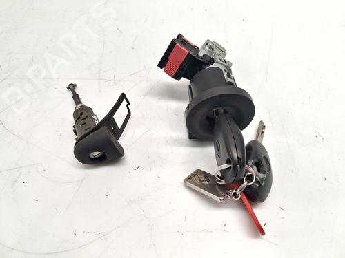 Used Electronic module RENAULT CLIO III (BR0/1, CR0/1) [2005-2014]  33161591