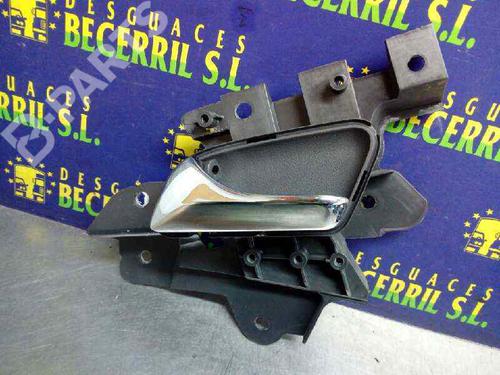 Used Rear left interior door handle Rear left interior door handle MERCEDES-BENZ S-CLASS (W220) S 320 CDI (220.026, 220.126) (197 hp) 8443977 8443977