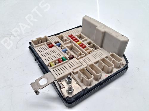 Used Fuse box Fuse box RENAULT MEGANE II (BM0/1_, CM0/1_) 1.5 dCi (BM1F, CM1F) (86 hp) 33320302 33320302
