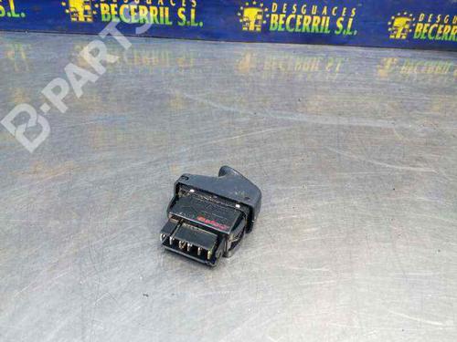 Used Right front window switch Right front window switch RENAULT CLIO II (BB_, CB_) 1.9 D (B/CB0E, BB0J) (64 hp) 8429470 8429470