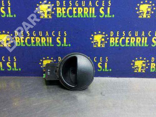 Used Front left interior door handle Front left interior door handle DAEWOO KALOS (KLAS) 1.2 (72 hp) 8448113 8448113