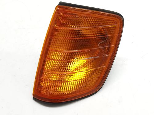 Used Left front indicator MERCEDES-BENZ 124 Saloon (W124) 300 D (124.130) (110 hp) 31917788