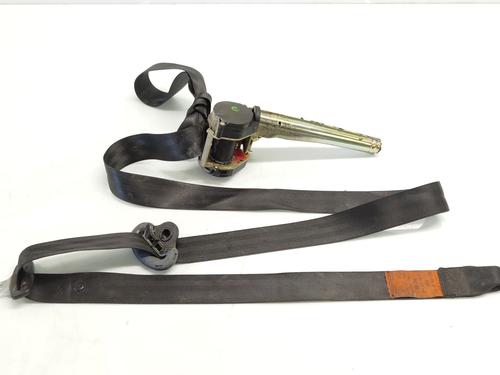 Used Front right seatbelt VW POLO II (86C, 80) [1981-1994]  24662871