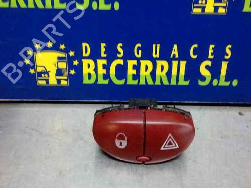 Advarselsbryter PEUGEOT 206 SW (2E/K) 1.4 16V (88 hp) 8442641
