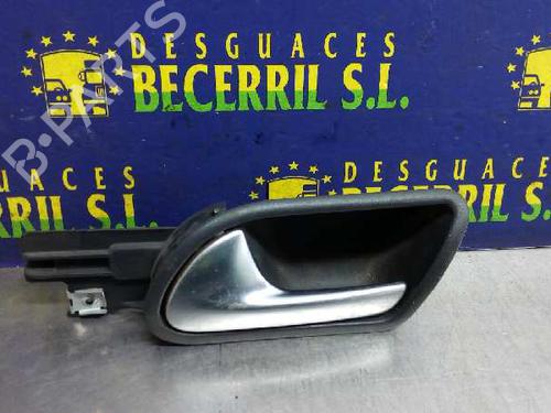 Venstre bak invendig håndtak VW GOLF V (1K1) 1.9 TDI (105 hp) 8447487