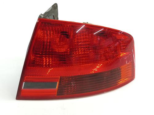 Høyre baklys AUDI A4 B7 (8EC) 1.9 TDI (116 hp) 24810955