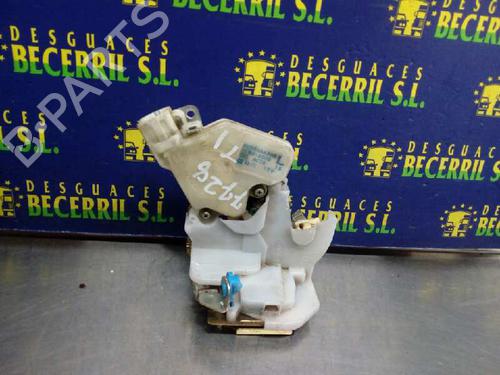 Used Rear left lock NISSAN X-TRAIL I (T30) 2.2 DCi FWD (114 hp) 8456854