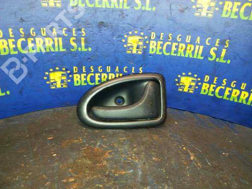 front-right-interior-door-handle-renault-clio-ii-bb_-cb_-1998-1999-2000-2001-2002-2003-2004-2005-2006-2007-2008-2009-2010-2011-2012-2013-2014-2015-2016-8425112 main image