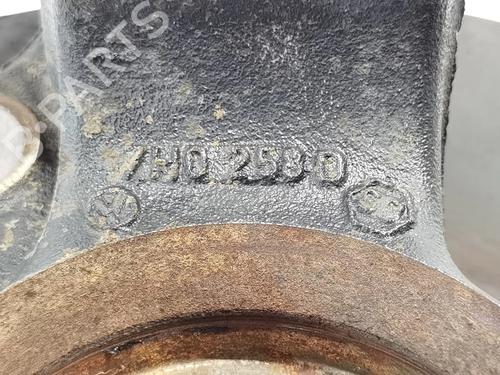 Right front steering knuckle VW TRANSPORTER T5 Van (7HA, 7HH, 7EA, 7EH) 1.9 TDI | BP13742163M26 