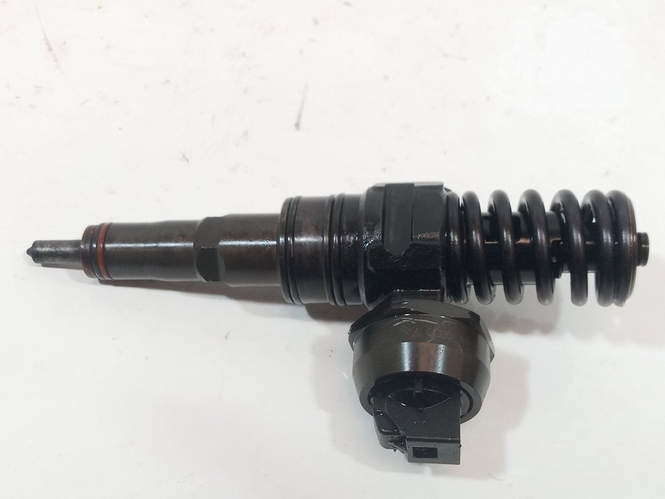 Injector AUDI A3 (8P1) 1.9 TDI 9832571 BParts