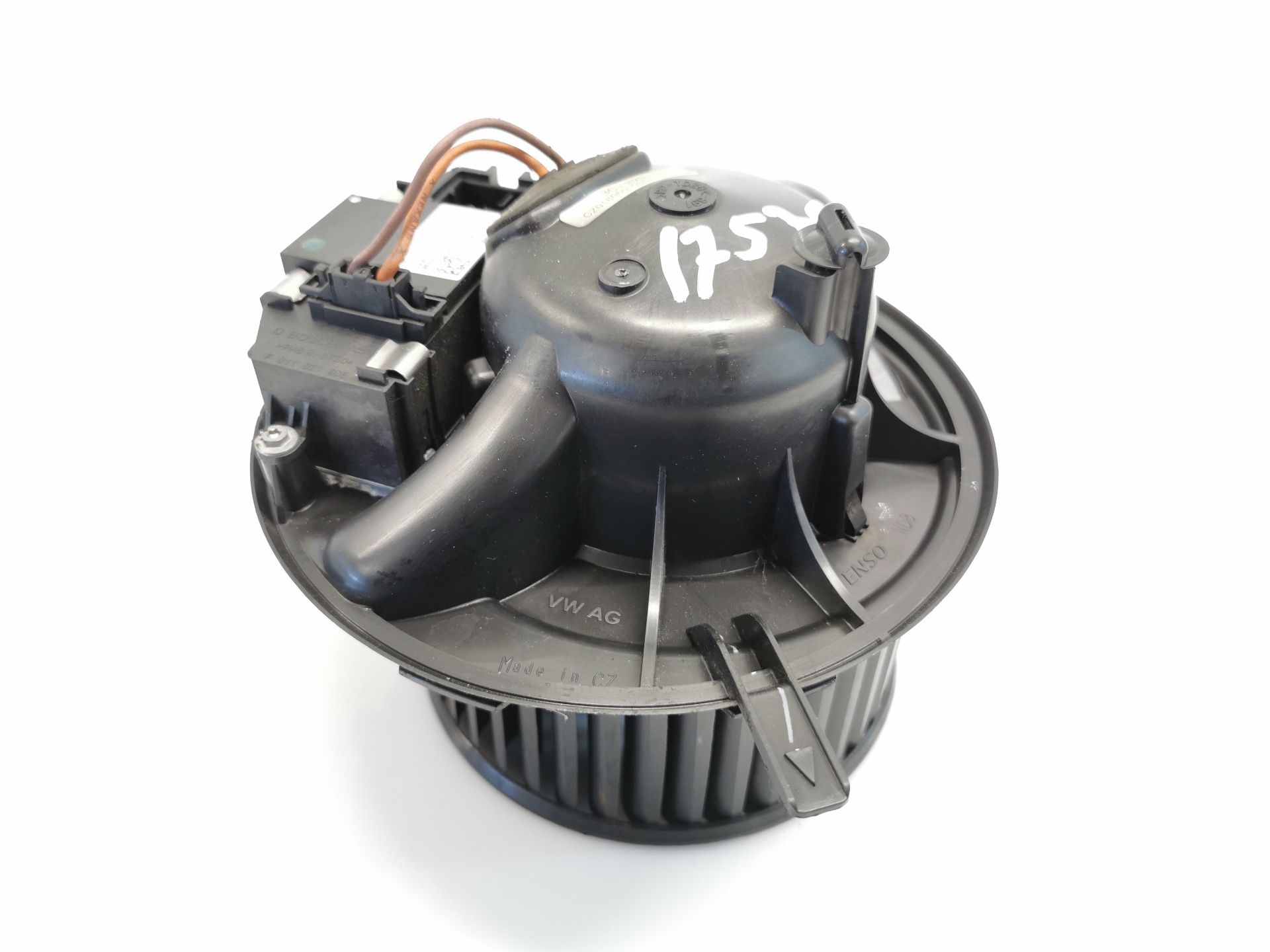 Heater blower motor VW PASSAT B6 (3C2) 17117513 BParts