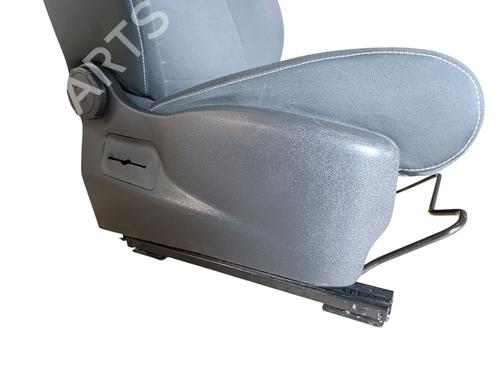 Right front seat RENAULT MEGANE III Hatchback (BZ0/1_, B3_) 1.2 TCe (BZ2B, BZ11) | BP31571540C16 