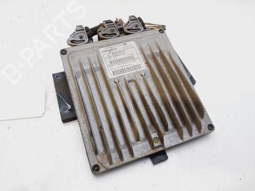 Used Engine control unit (ECU) RENAULT CLIO III (BR0/1, CR0/1) [2005-2014]  31081946
