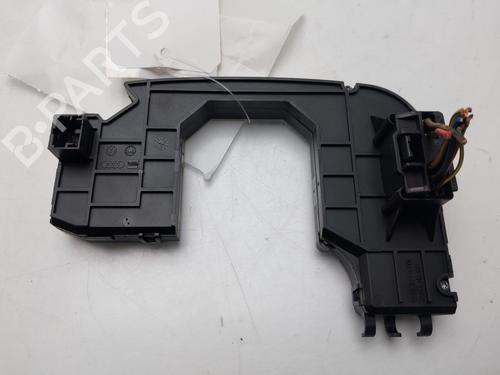 electronic-module-audi-a4-b6-8e2-2000-2001-2002-2003-2004-2005-33169346 main image