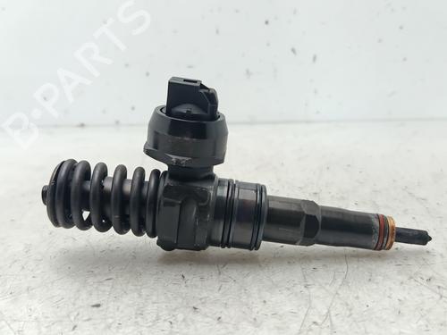 Used Injector VW TOUAREG (7LA, 7L6, 7L7) 2.5 R5 TDI (174 hp) 30481879