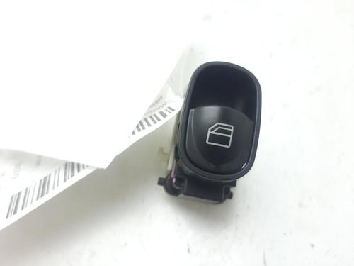 Used Right rear window switch MERCEDES-BENZ C-CLASS (W203) C 220 CDI (203.006) (136 hp) 13687557