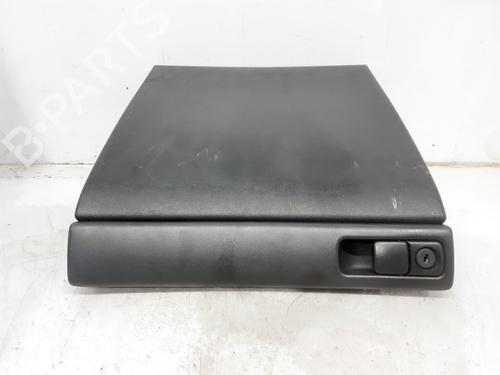 Used Glove box VOLVO S40 I (644) 1.6 (109 hp) 7010255