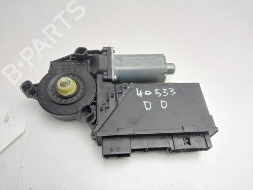 Used Right front window motor Right front window motor VW TOUAREG (7LA, 7L6, 7L7) 5.0 V10 TDI (313 hp) 33464115 33464115