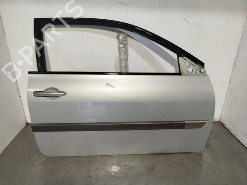 Used Right front door RENAULT MEGANE II Saloon (LM0/1_) 1.9 dCi (LM0G, LM1G, LM2C) (120 hp) 31597950