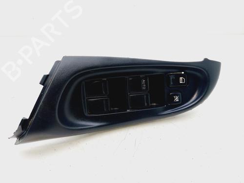 Used Left front window switch NISSAN ALMERA II (N16) 2.2 dCi (112 hp) 30695301