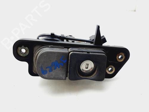 Used Tailgate handle MERCEDES-BENZ S-CLASS (W220) S 320 CDI (220.026, 220.126) (197 hp) 28091303