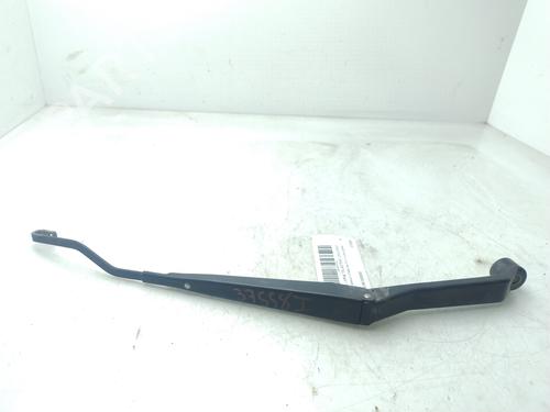 Used Front windshield wiper arm Front windshield wiper arm SUZUKI GRAND VITARA II (JT, TE, TD) 2.0 All-wheel Drive (TD54V, JB420) (140 hp) 33938354 33938354