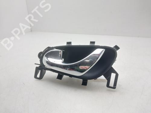Venstre bagtil invendig håndtag Venstre bagtil invendig håndtag NISSAN QASHQAI II (J11, J11_) 1.6 dCi (130 hp) 33810054 33810054