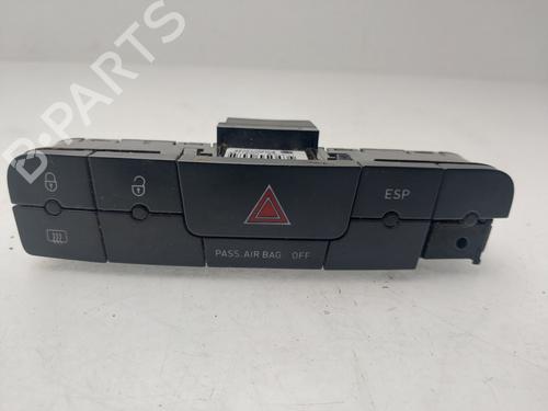 Pulsante luci di emergenza SEAT IBIZA IV ST (6J8, 6P8) 1.6 TDI (90 hp) 31369979