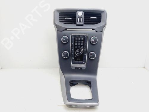 Used Switch VOLVO V40 Hatchback (525) [2012-2019]  26278920
