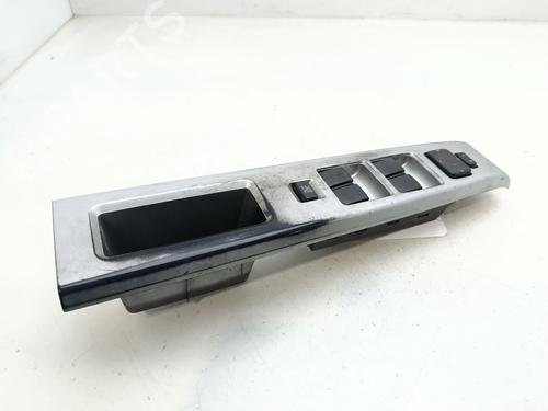 Mando elevalunas delantero izquierdo Mando elevalunas delantero izquierdo MAZDA 5 (CR) 2.0 CD (CR19) (143 hp) 33952266 33952266