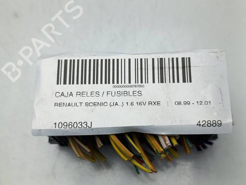 Used Fuse box Fuse box RENAULT SCÉNIC I MPV (JA0/1_, FA0_) 1.6 (JA00, JA16, JA15, JA19, JA1V, JA2B, JA2C, JA0B,... (107 hp) 40006746 40006746
