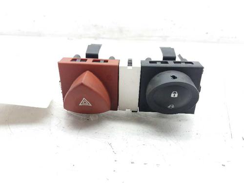 Used Warning switch RENAULT MEGANE II (BM0/1_, CM0/1_) 1.5 dCi (BM0F, BM0T, BM2B, CM0F, CM0T) (82 hp) 12398463