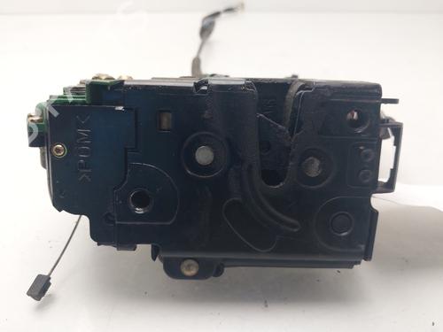 front-left-lock-vw-passat-b55-3b3-2000-2001-2002-2003-2004-2005-36670188 main image