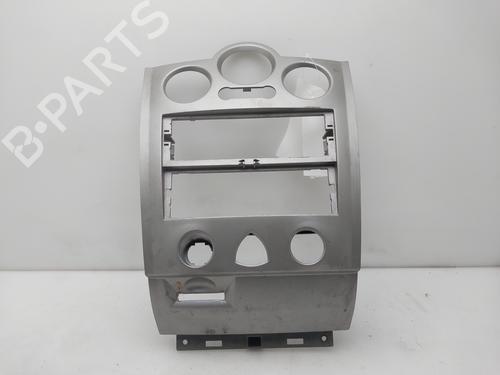 Used Middle console RENAULT MEGANE II Estate (KM0/1_) 1.5 dCi (KM02, KM13) (101 hp) 33011397