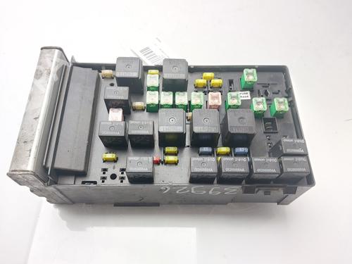 Used Fuse box CHRYSLER VOYAGER IV (RG, RS) 2.5 CRD (141 hp) 30539821