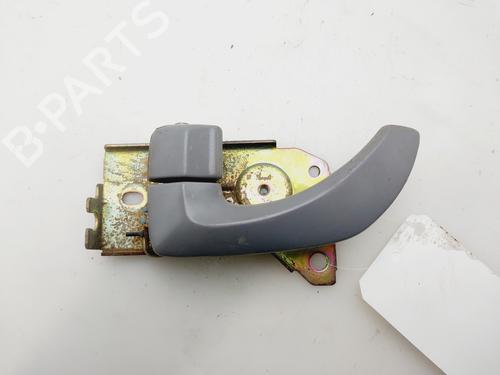Used Front left interior door handle KIA SORENTO I (JC) [2002-2011]  31010077