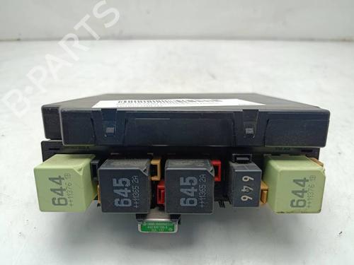 Used Fuse box Fuse box SKODA SUPERB II (3T4) 2.0 TDI 16V (140 hp) 40077290 40077290