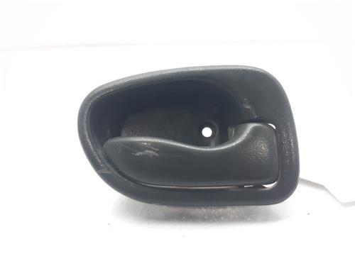 Højre bagtil invendig håndtag HYUNDAI ACCENT I (X-3) 1.5 i 12V (88 hp) 12401686