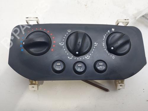 AC-Styringsenhed/Manøvreenhed RENAULT CLIO II (BB_, CB_) 1.2 (BB0A, BB0F, BB10, BB1K, BB28, BB2D, BB2H, CB0A,... (58 hp) 15669633