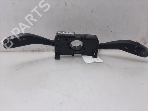 Used Steering wheel controls VW POLO IV (9N_, 9A_) 1.4 16V (80 hp) 17317802