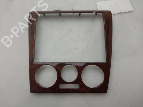 Console centrale Console centrale SKODA OCTAVIA I Combi (1U5) 1.9 TDI (90 hp) 37447592 37447592