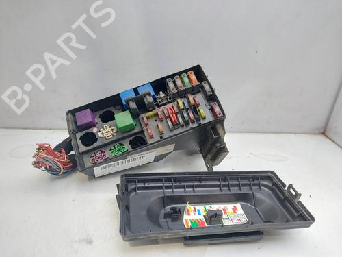 Used Fuse box Fuse box 16676933 16676933