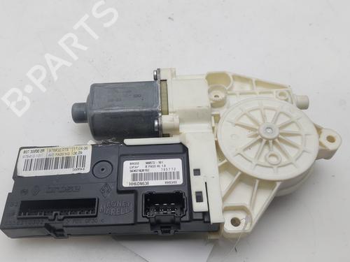 Rudehejsemotor forskærm højre RENAULT LAGUNA III (BT0/1) 2.0 dCi (BT01, BT08, BT09, BT0E, BT0K, BT12, BT1C, BT1D,... (150 hp) 18053641
