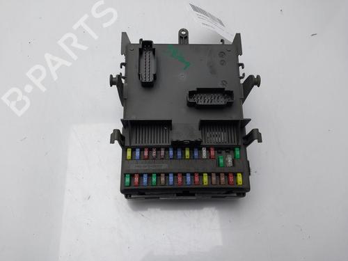 Used Fuse box RENAULT LAGUNA II (BG0/1_) [2001-2007]  31877253