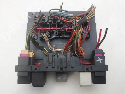 Used Fuse box Fuse box 38441580 38441580